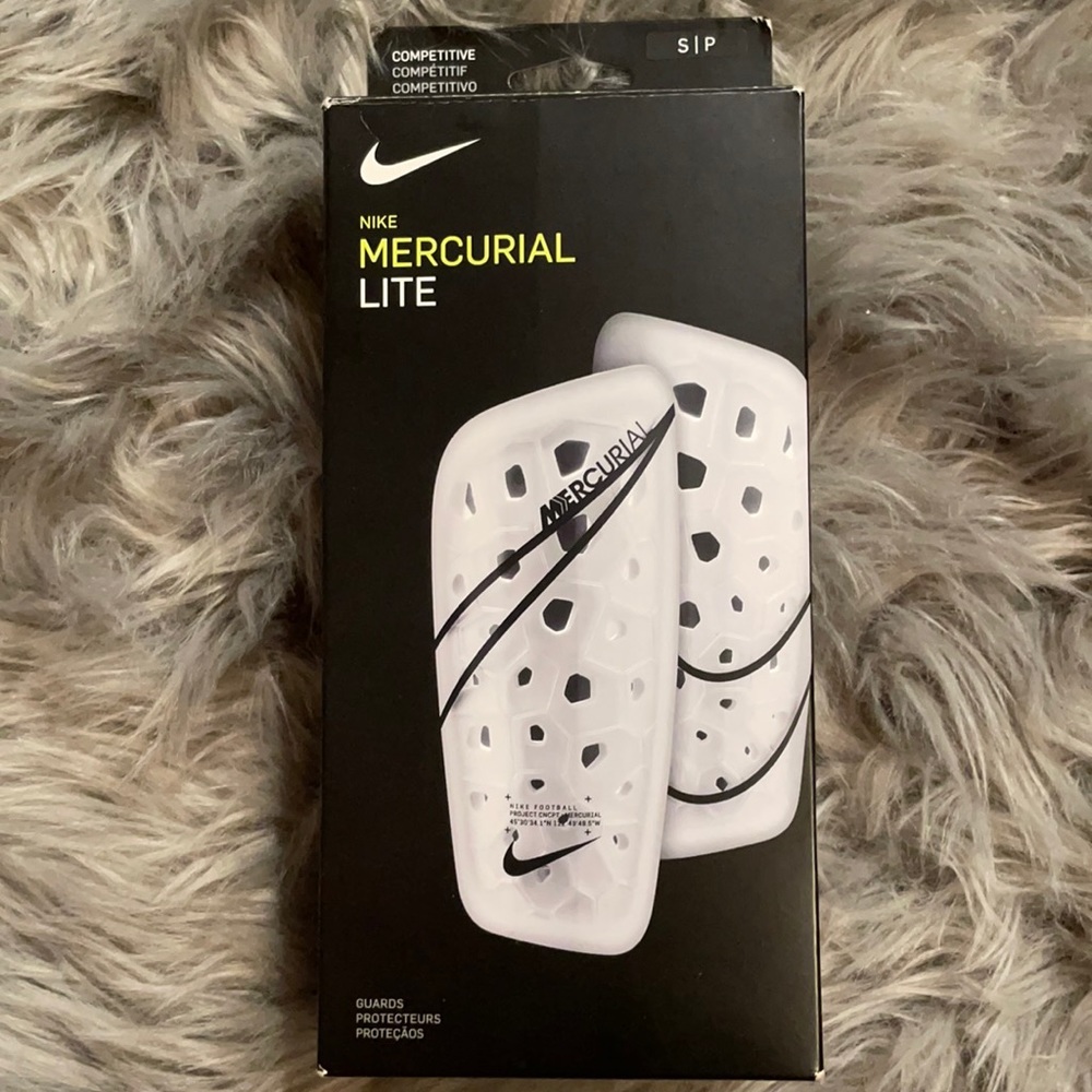 nike mercurial lite shin guards - size small